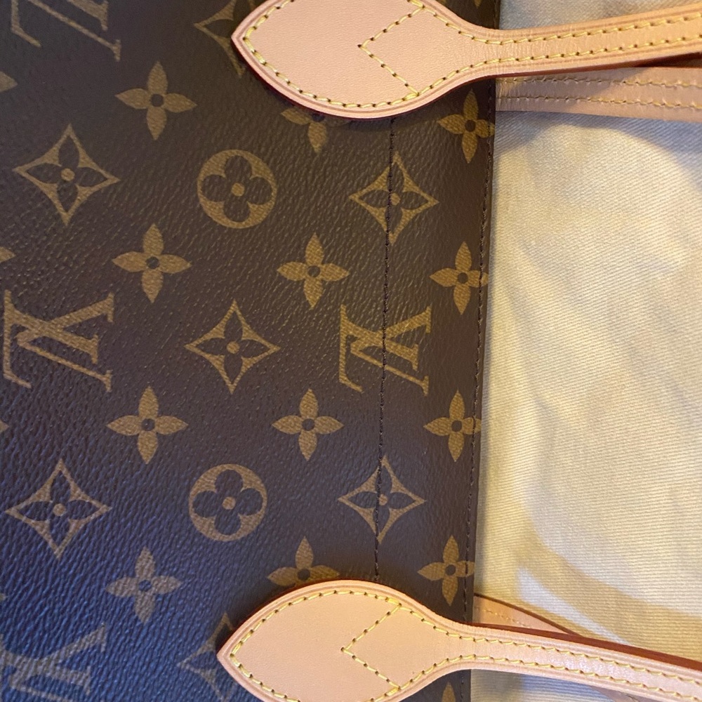 Louis Vuitton Monogram Carry It - Picture 3 of 11